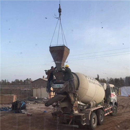 范县“精准瞄准”—— 吊车的 “定位导航” 技术